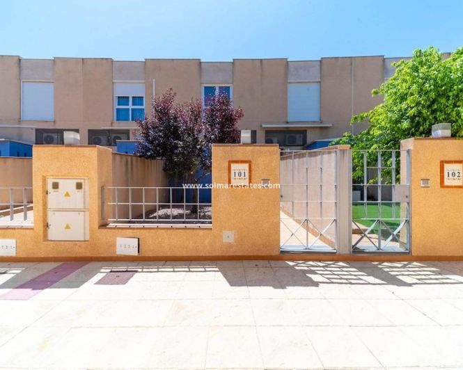 Image No.26-3 Bed Townhouse for sale
