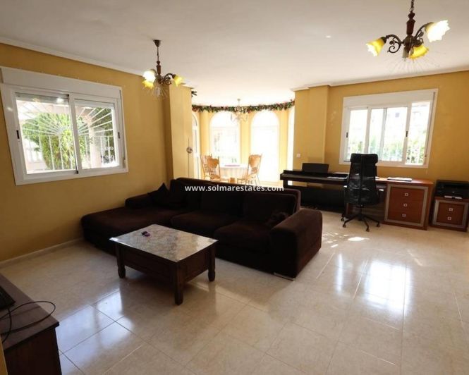 Image No.13-3 Bed House for sale