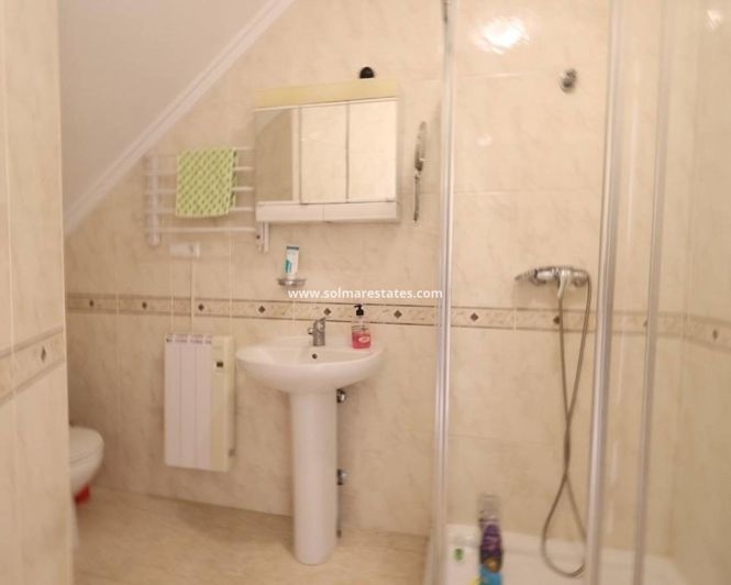 Image No.21-3 Bed House for sale