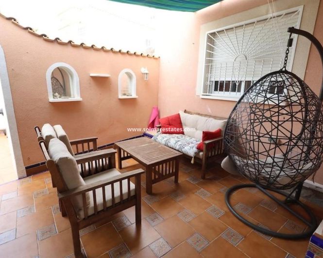 Image No.8-3 Bed House for sale