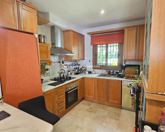 Image No.4-2 Bed Townhouse for sale