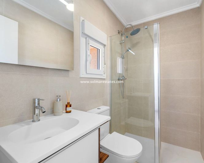 Image No.30-3 Bed House for sale