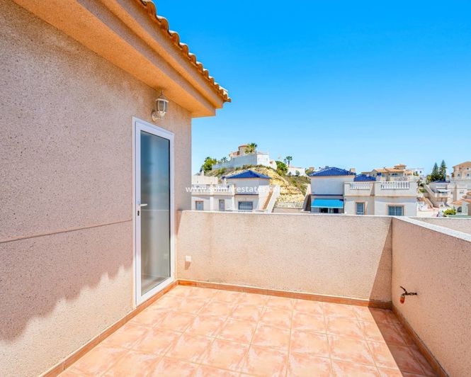 Image No.49-3 Bed House for sale