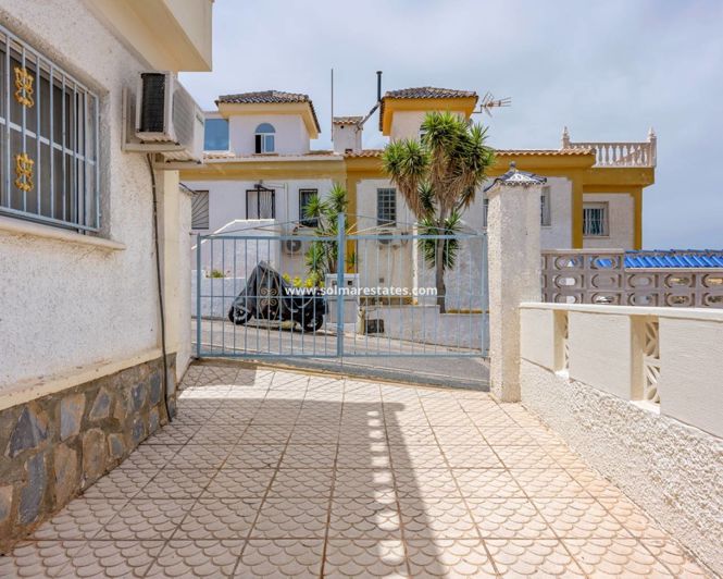 Image No.21-3 Bed Quad for sale