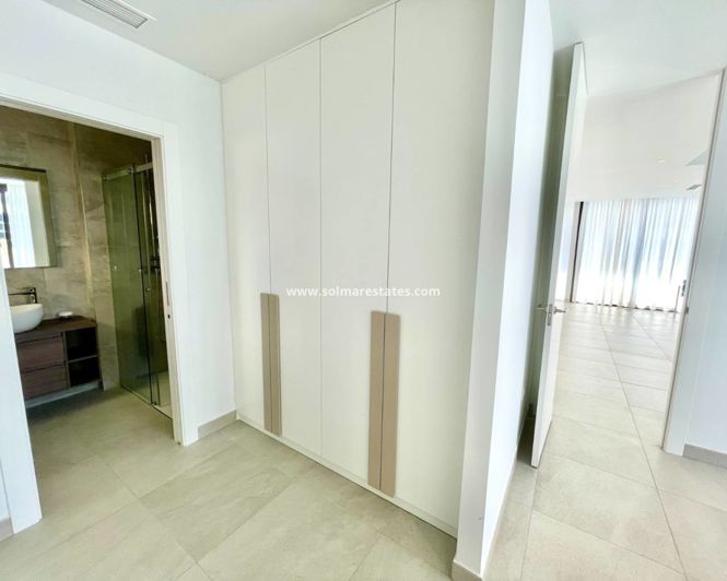 Image No.18-3 Bed Villa for sale
