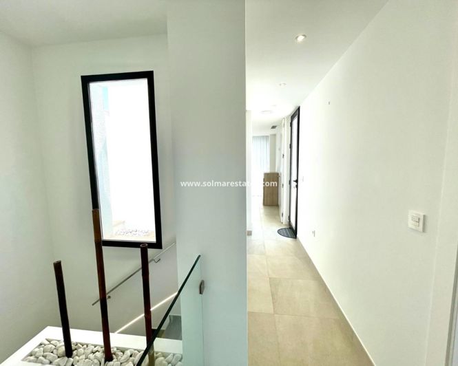 Image No.20-3 Bed Villa for sale
