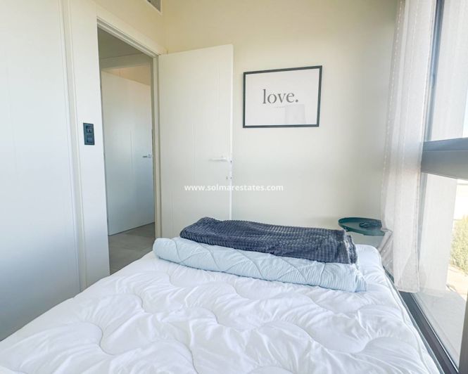 Image No.18-3 Bed Apartment for sale