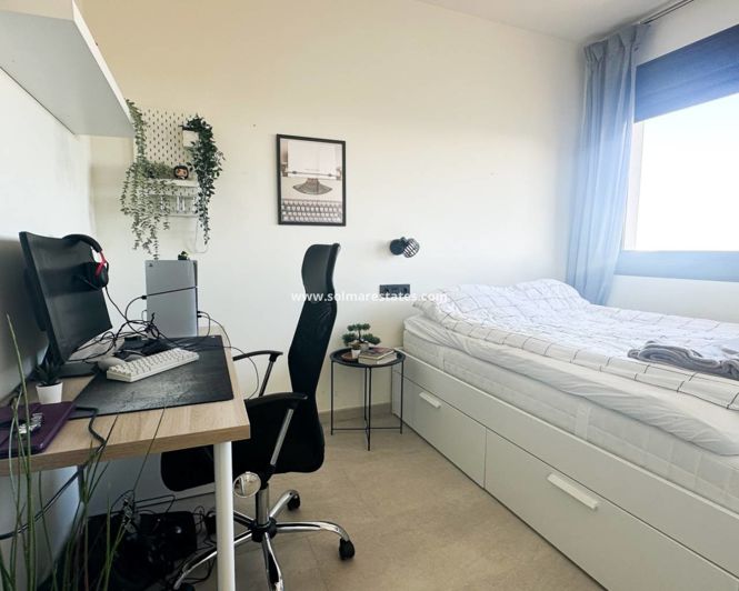 Image No.20-3 Bed Apartment for sale