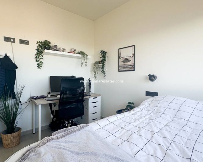 Image No.21-3 Bed Apartment for sale