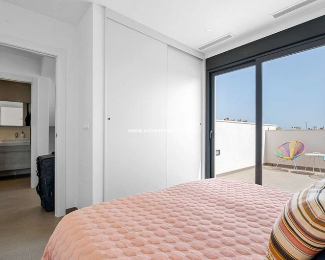 Image No.18-3 Bed Villa for sale
