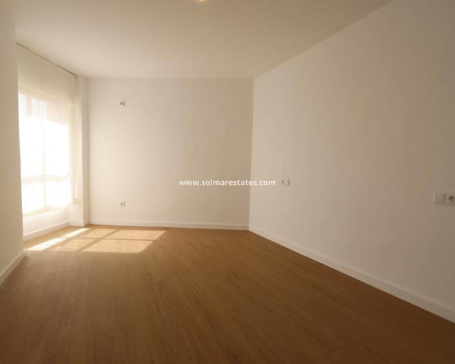 Image No.11-3 Bed Apartment for sale