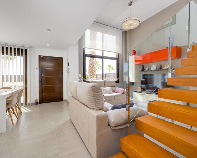 Image No.27-3 Bed Villa for sale
