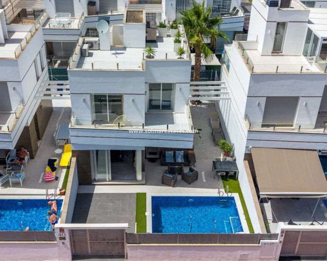 Image No.3-3 Bed Villa for sale
