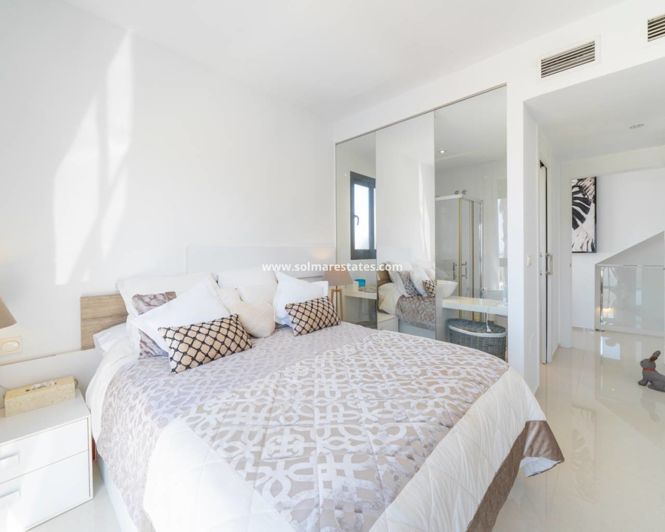 Image No.27-3 Bed Villa for sale