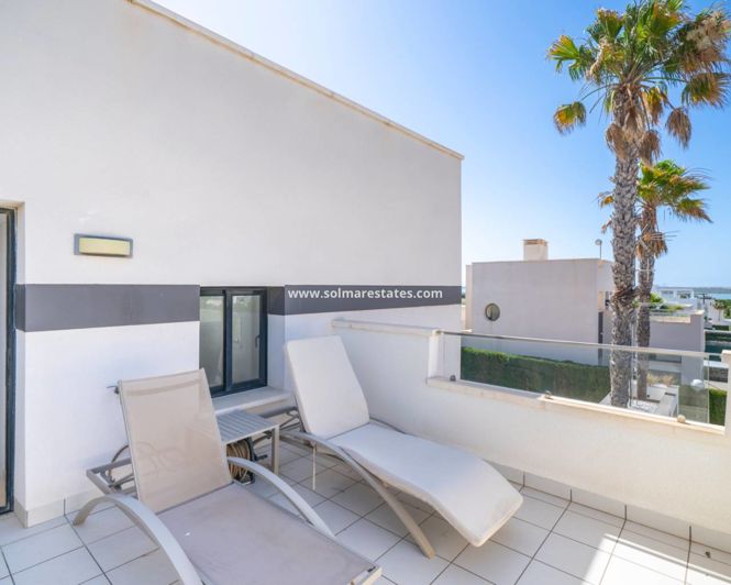 Image No.44-3 Bed Villa for sale