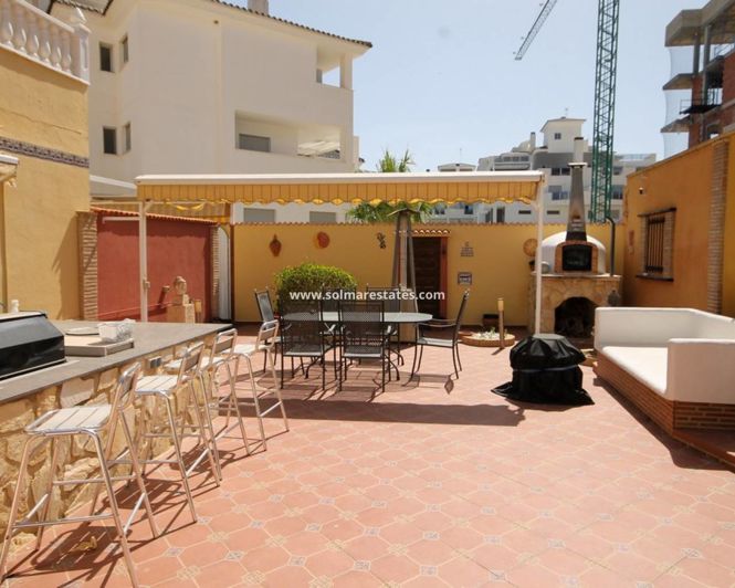 Image No.11-3 Bed Townhouse for sale