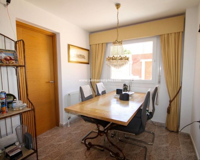 Image No.16-3 Bed Townhouse for sale