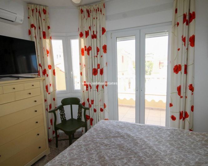 Image No.18-3 Bed Townhouse for sale