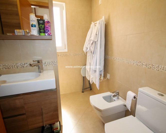 Image No.7-3 Bed Townhouse for sale