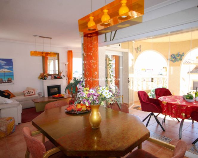 Image No.2-Villa de 4 chambres à vendre à Villamartin
