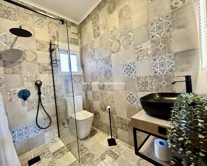 Image No.29-5 Bed Villa for sale