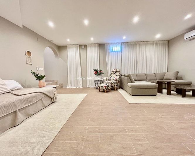 Image No.3-5 Bed Villa for sale