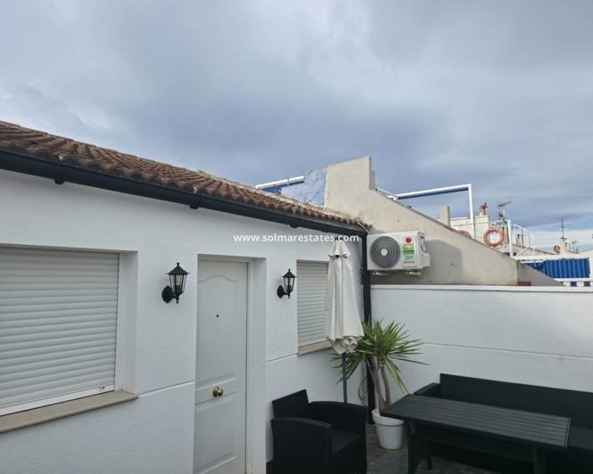 Image No.2-Bungalow de 1 chambre à vendre à Torrevieja