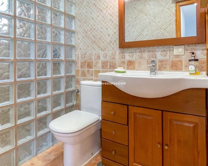 Image No.17-2 Bed Townhouse for sale
