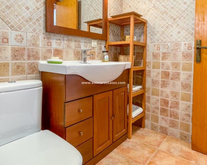 Image No.18-2 Bed Townhouse for sale
