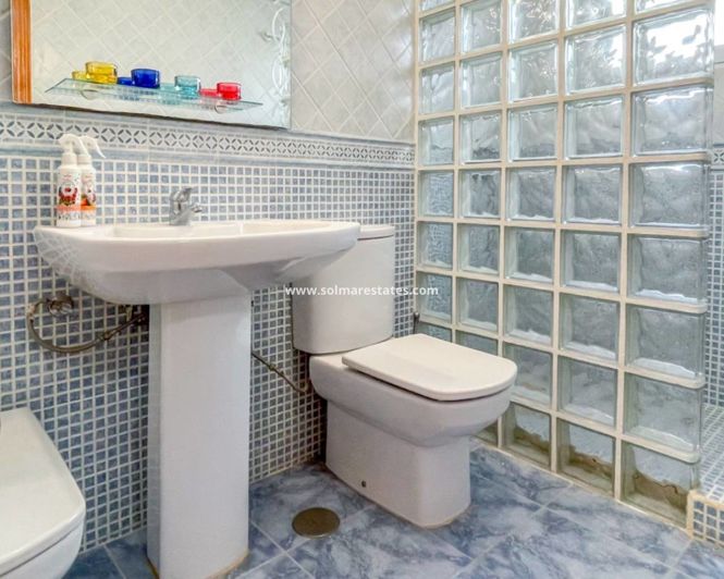 Image No.17-3 Bed Townhouse for sale