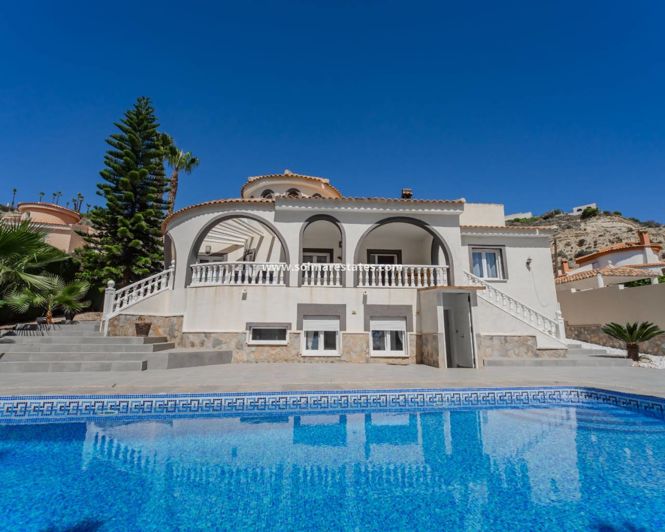Image No.35-4 Bed Villa for sale