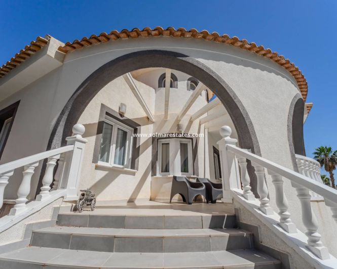 Image No.38-4 Bed Villa for sale