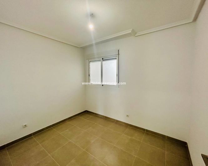 Image No.12-4 Bed Apartment for sale