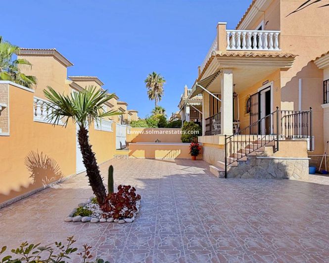 Image No.8-4 Bed Villa for sale
