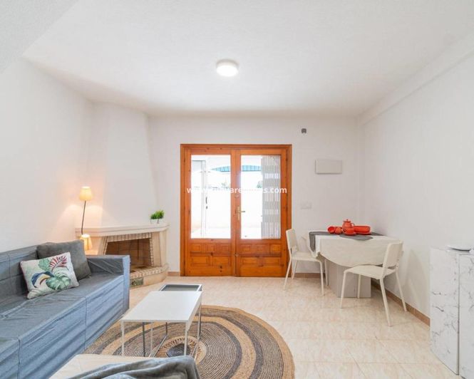 Image No.18-2 Bed Townhouse for sale