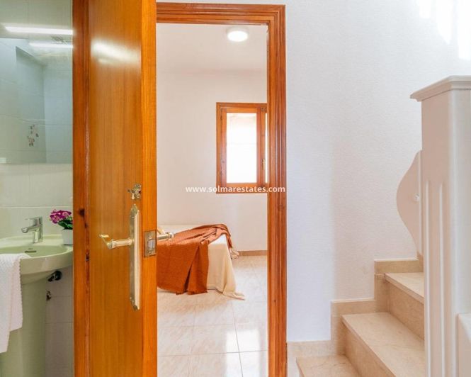 Image No.21-2 Bed Townhouse for sale