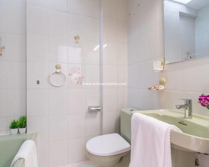 Image No.22-2 Bed Townhouse for sale
