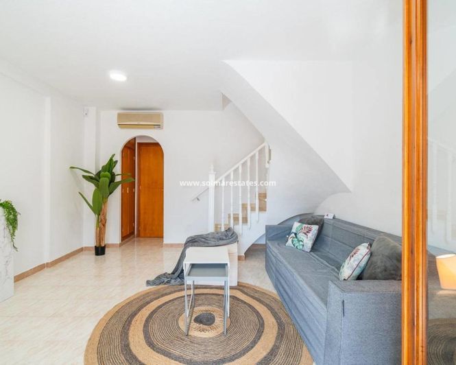 Image No.9-2 Bed Townhouse for sale