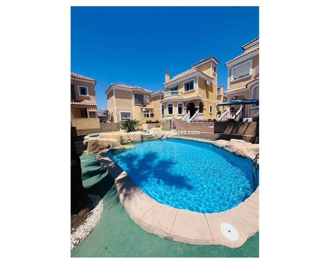 Image No.23-3 Bed Villa for sale