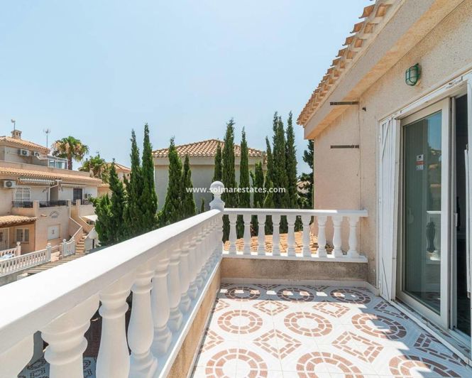 Image No.27-3 Bed House for sale