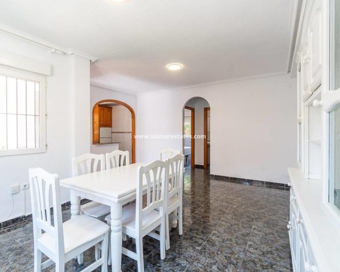 Image No.6-3 Bed House for sale