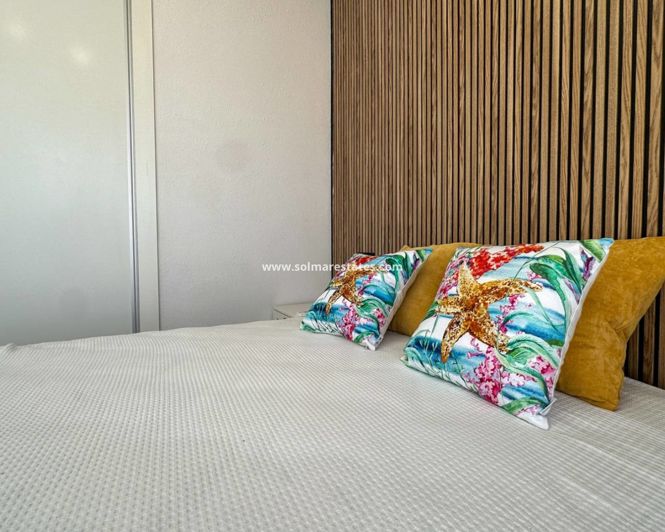Image No.17-2 Bed Townhouse for sale