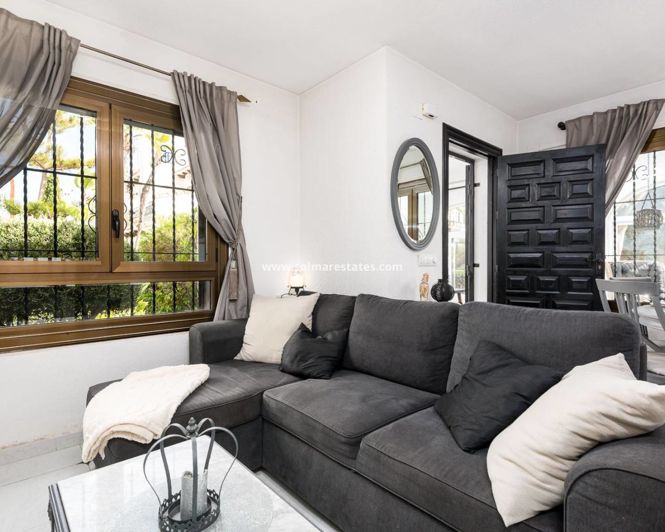 Image No.17-3 Bed Townhouse for sale