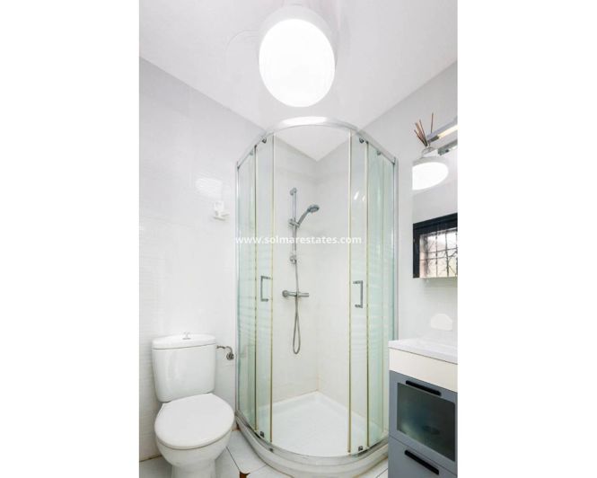 Image No.26-3 Bed Townhouse for sale