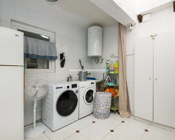 Image No.27-3 Bed Townhouse for sale