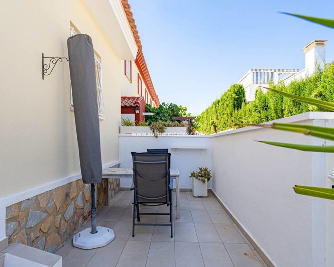 Image No.16-3 Bed Townhouse for sale