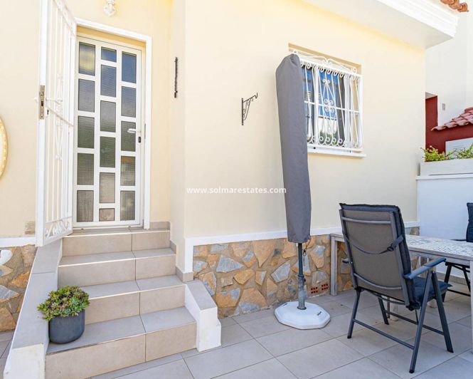 Image No.19-3 Bed Townhouse for sale