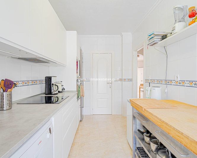 Image No.35-3 Bed Townhouse for sale