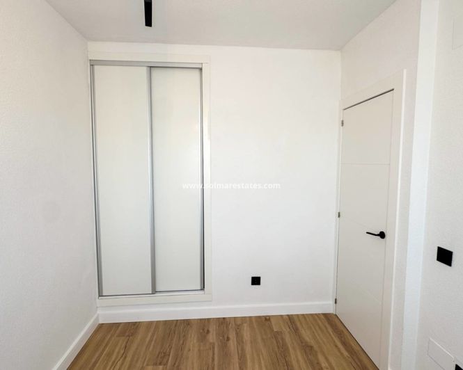 Image No.28-2 Bed Townhouse for sale