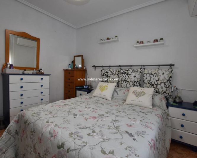 Image No.15-2 Bed Townhouse for sale